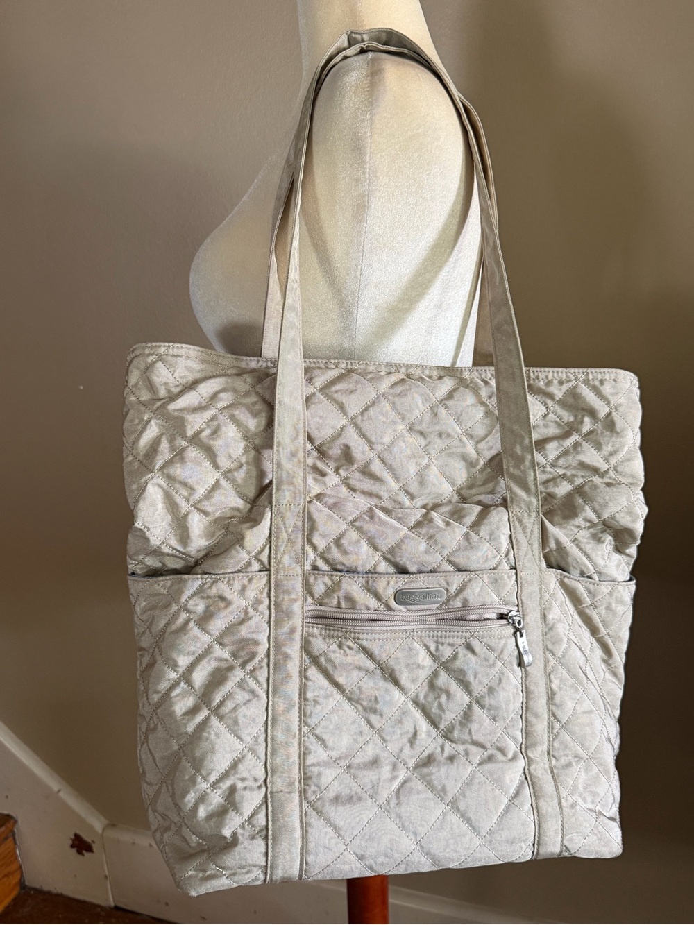 BAGGALLINI Quilted Tote Shoulder Bag Taupe Metallic Purse Large With Blue Lining